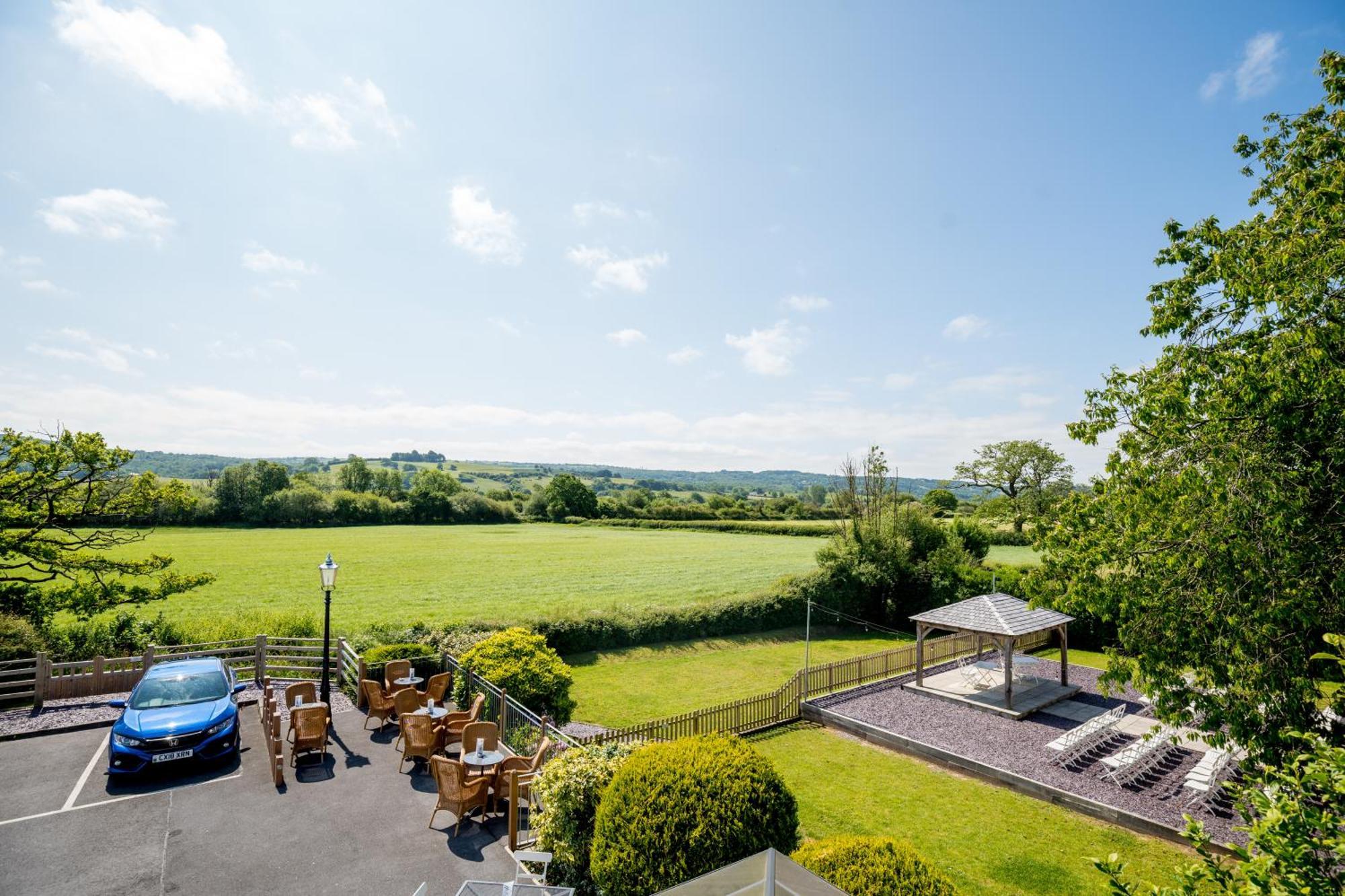 The Plough Inn Llandeilo Exterior photo